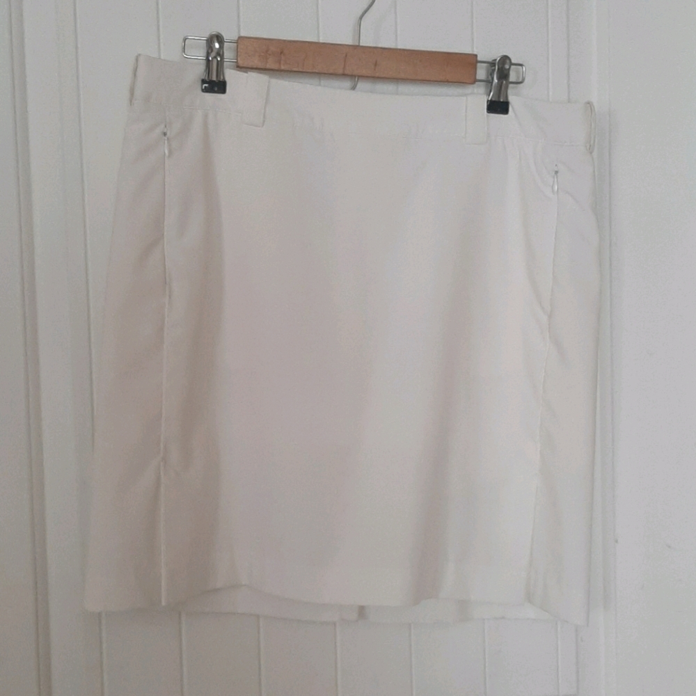 Nike Golf Dri-fit White skirt with hidden shorts